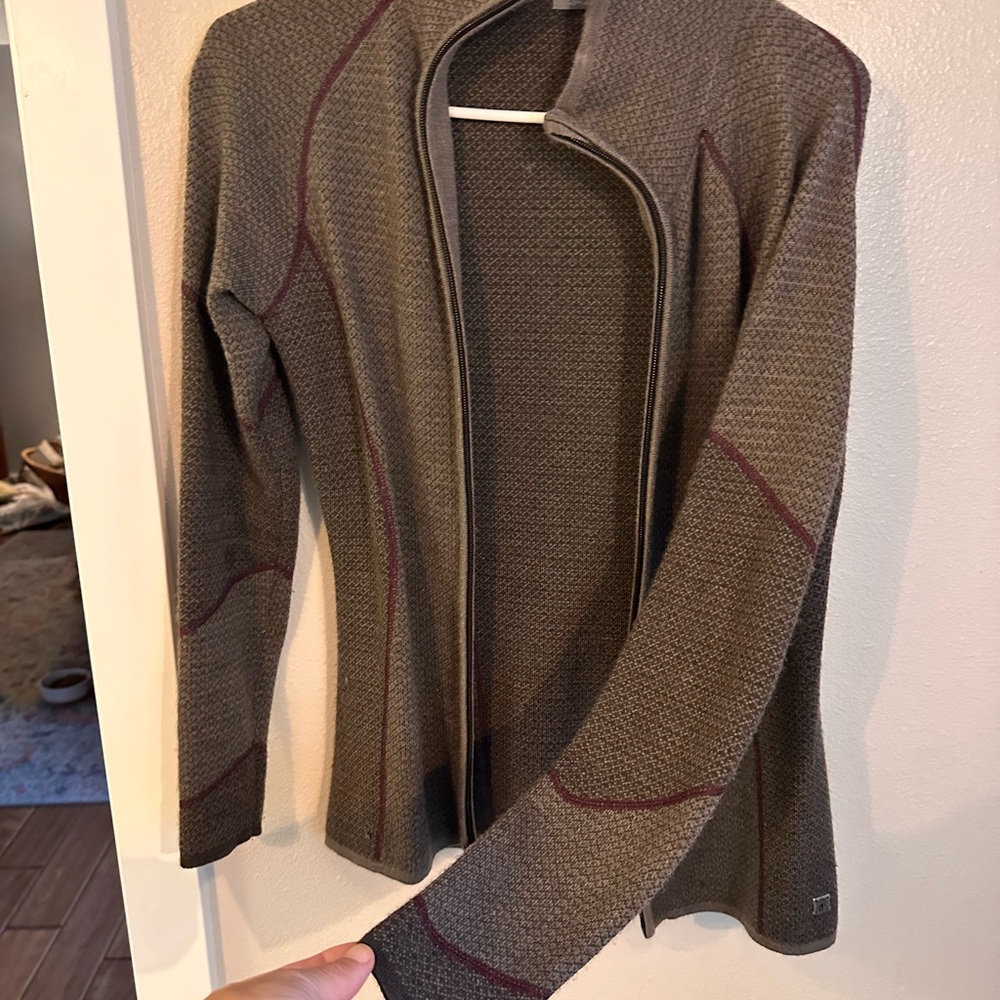 Smartwool zip up cardigan. Small. - Picture 5 of 5